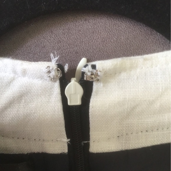 VINTAGE DONNA MORGAN navy blue with white trim dress. Size 6 - Picture 8 of 8